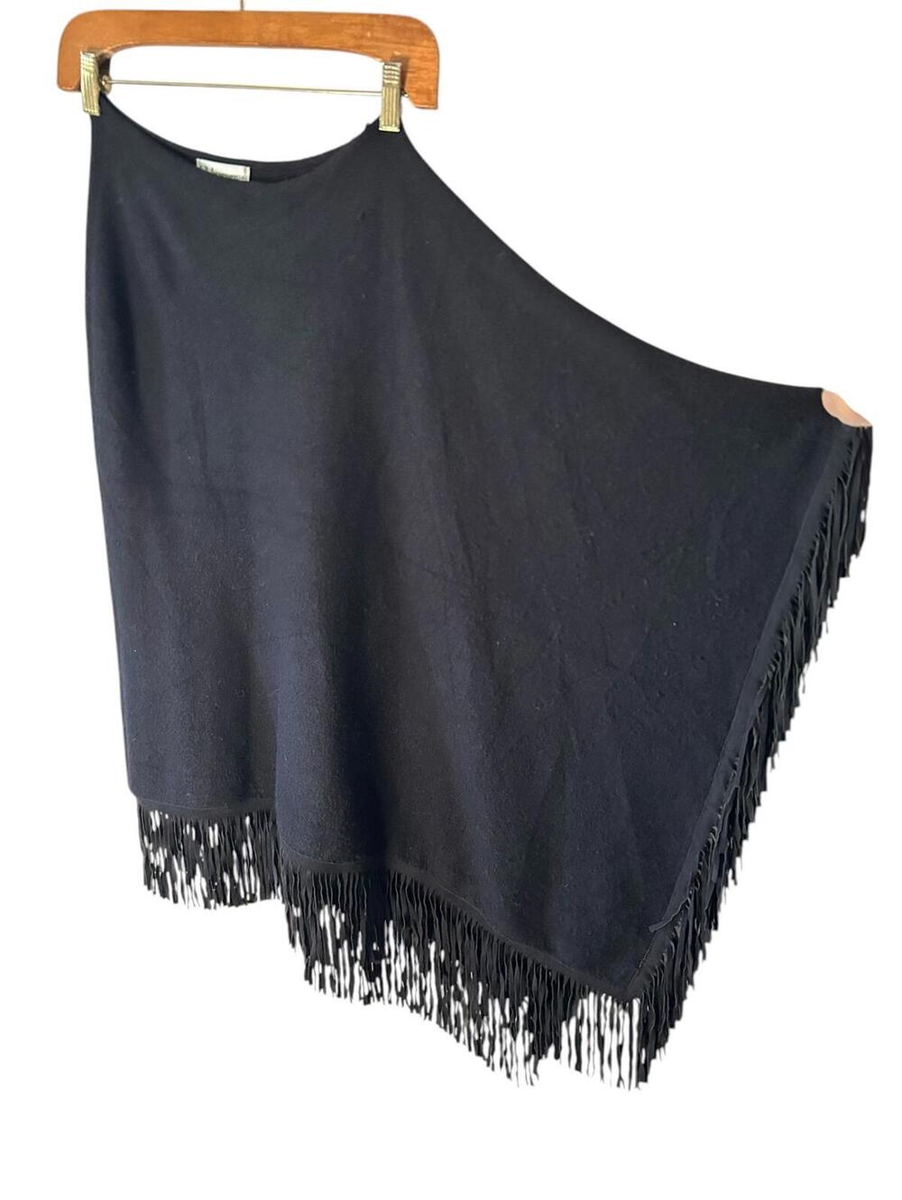 Neiman Marcus Fringe Poncho One Size Suedette Trim Black Viscose Poly Nylon Boho - Picture 4 of 7